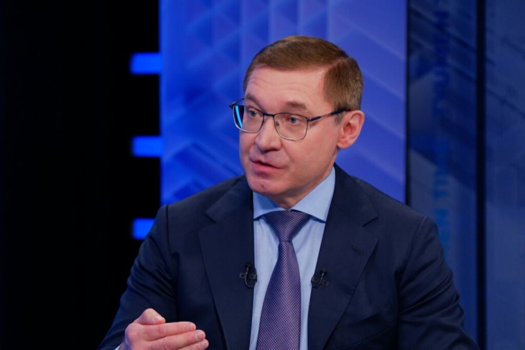 К какому лицу относится слово их